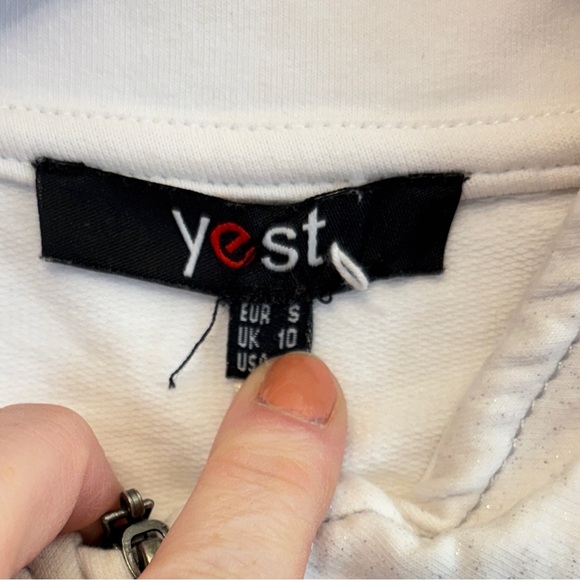 White Utility Jacket with Stand-Up Collar and Textured Fabric - Picture 2 of 5